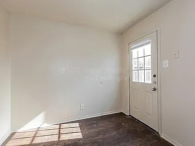 Photo - Room in Apartment on Shadydell Dr