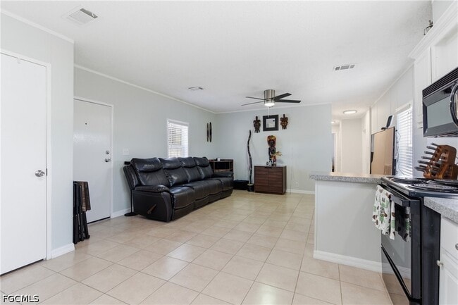 Photo - 5558 Palm Beach Blvd