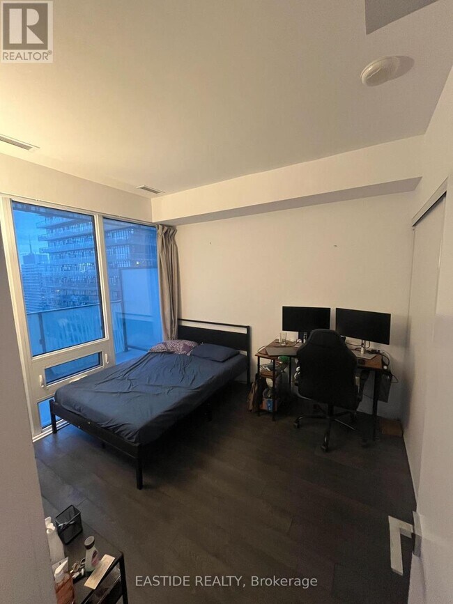 Photo - 42 Charles St E Unité 4002