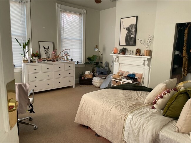 Photo - 2322 Stratford Ave