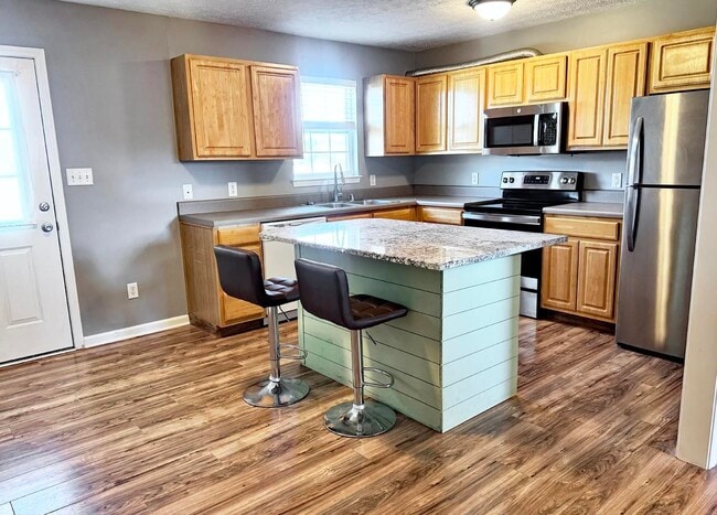 Photo - 377 Kenlee Cir