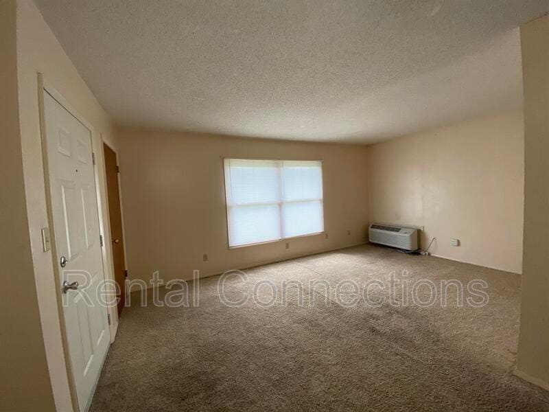 Photo - 800 S 3rd St Unidad 3 Rental