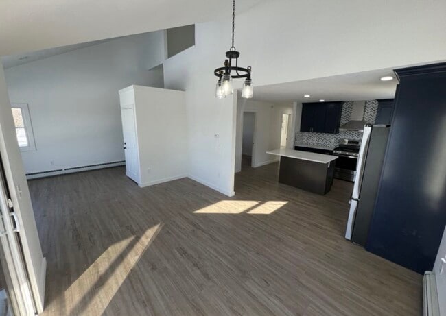 Photo - 909 W Front St