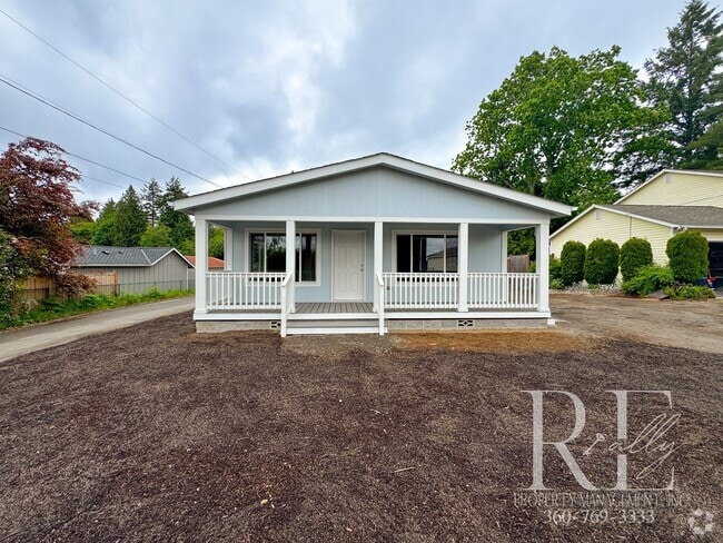 Building Photo - Bright, Beautiful, and Brand New in Silver... Rental