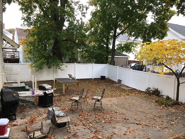 Photo - 72 Leicester St