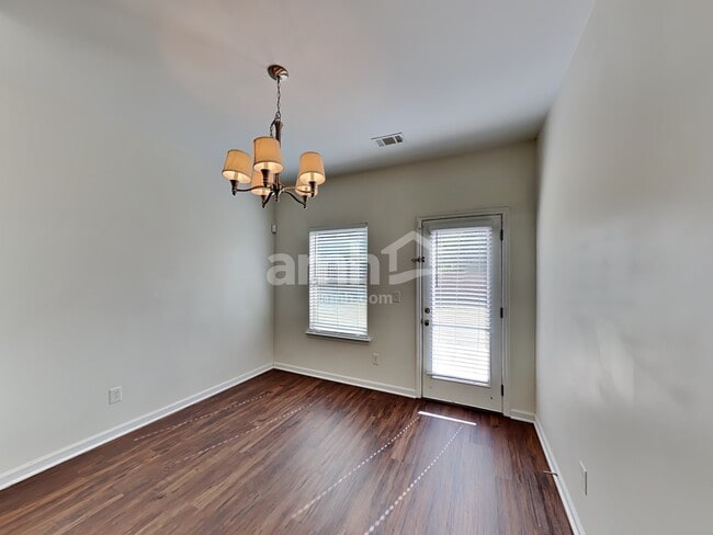 Photo - 3389 Gardenside Walk SW