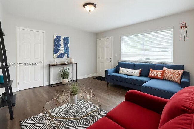 1321 NE 118th St Unit 1