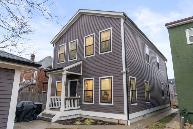 Photo - 1205 Hamlet St