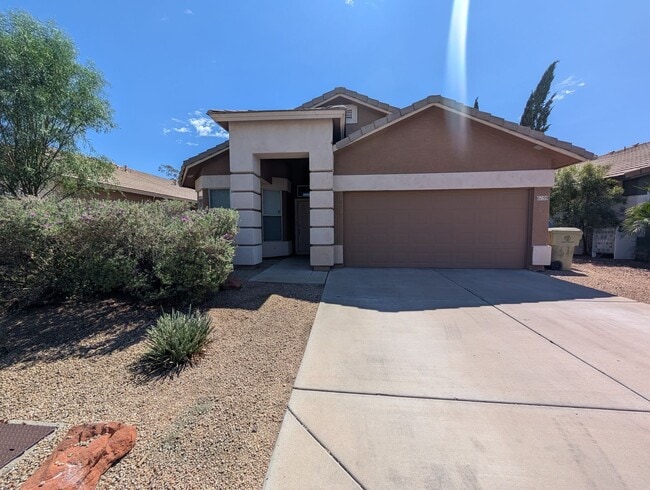Building Photo - 3 Bedroom 2 Bathroom in Executive Palms Su... Rental