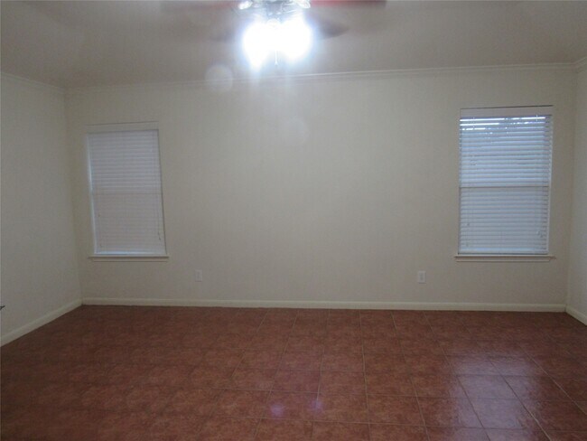 Building Photo - 2611 Colony Haven Cir