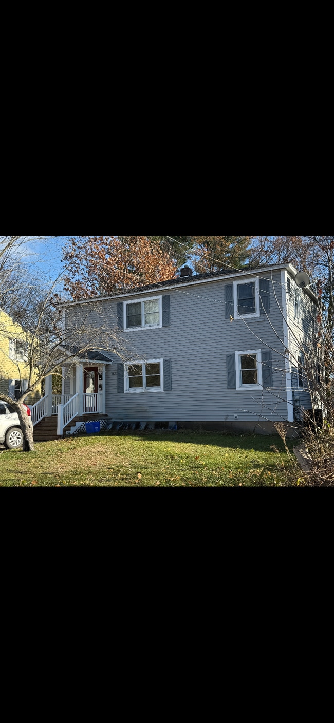 Building Photo - 137 Woodlawn Rd Unit 2