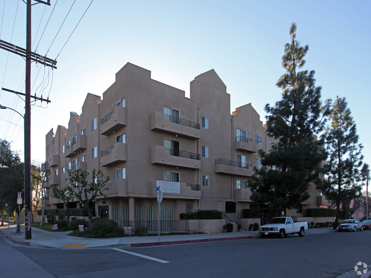 19350 Saticoy St. LLC - 19350 Saticoy St. LLC Apartamentos