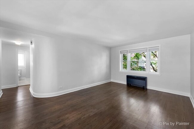 2715 W Berwyn Ave