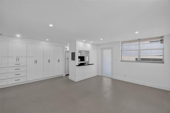 Photo - 360 Meridian Ave Unit 3E