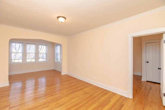 Photo - 4426 N St Louis Ave Unit 2A