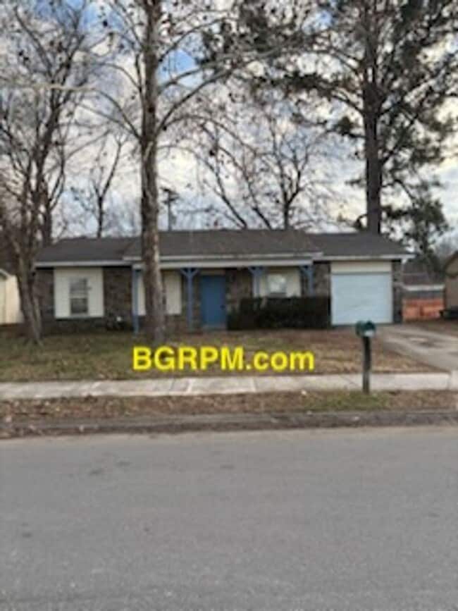 Building Photo - 3 BD, 1 1/2 BA, Home in Sherwood