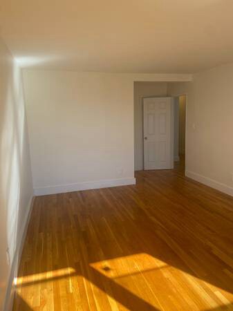 Photo - 66-01 Burns St