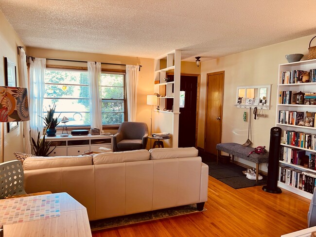 Photo - 4328 York Ave S