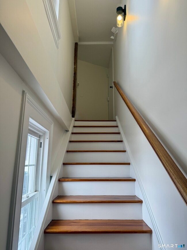 Photo - 1185 Linden Ave Unit 2nd flr