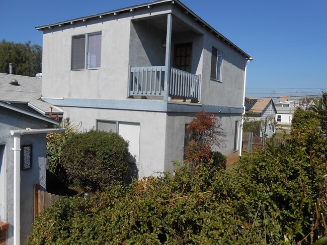 Building Photo - 816 Delaware St Unit 816 #2 Delaware St. Rental
