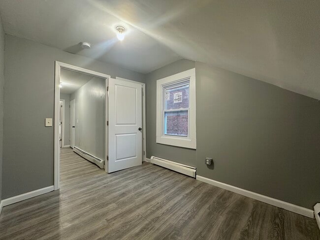 Photo - 163 Chambers St Unit 4