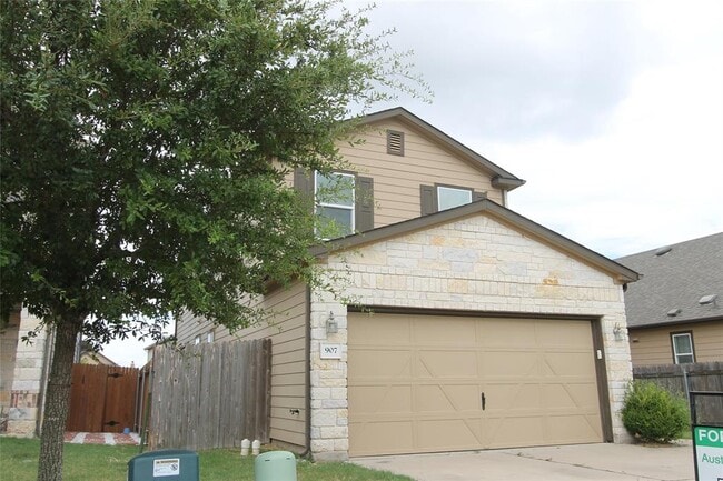 Photo - 907 Solitude Dr