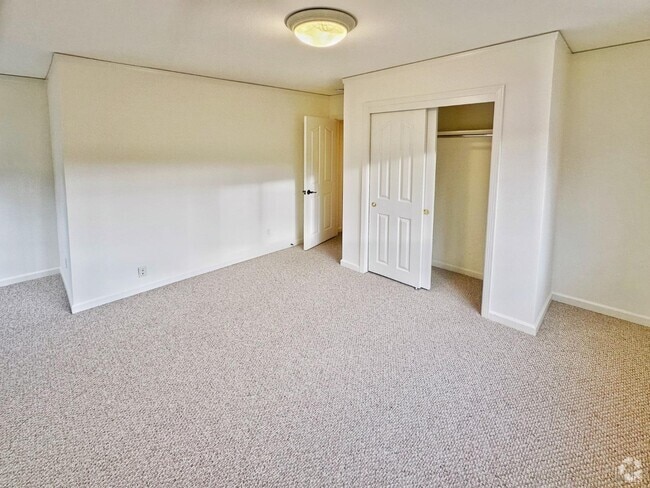 Building Photo - 250 Edgewood Ave Rental