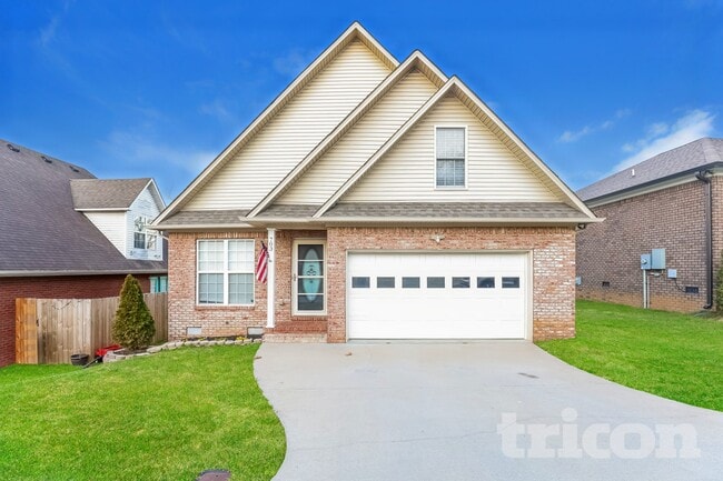 Building Photo - 703 Maple Ct