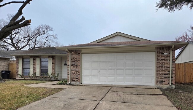 Building Photo - 527 Tara Plantation Dr