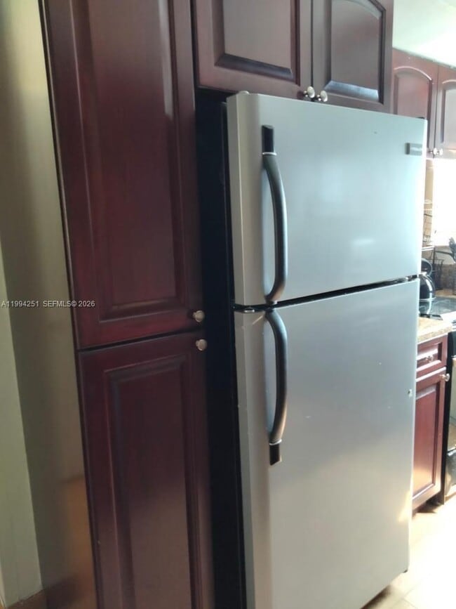 4015 Indian Creek Dr Unit 302