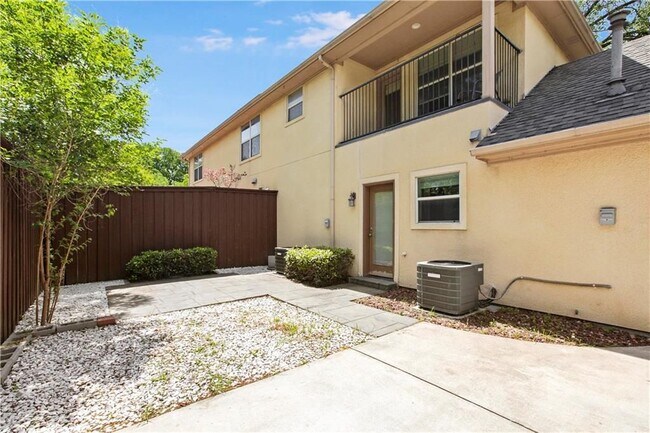 Photo - 3101 Hedgerow Dr