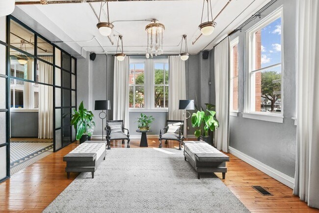 Photo - South Side on Lamar