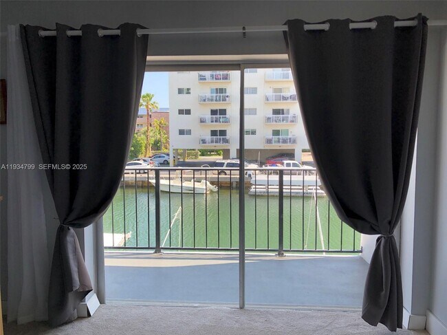 Photo - 3642 NE 171 St Unit 203