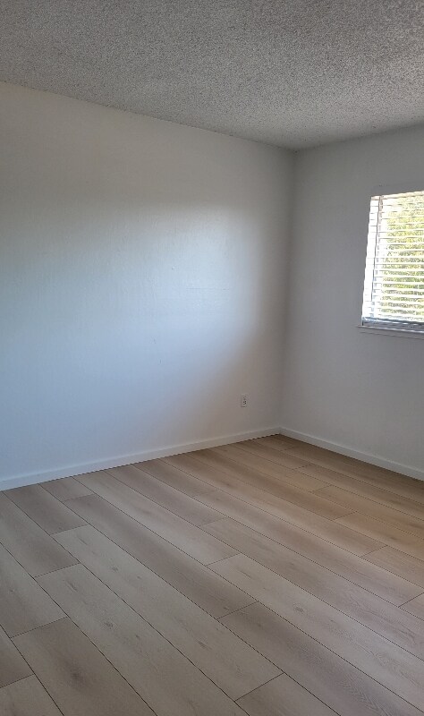 Photo - 10 Paramount Cir