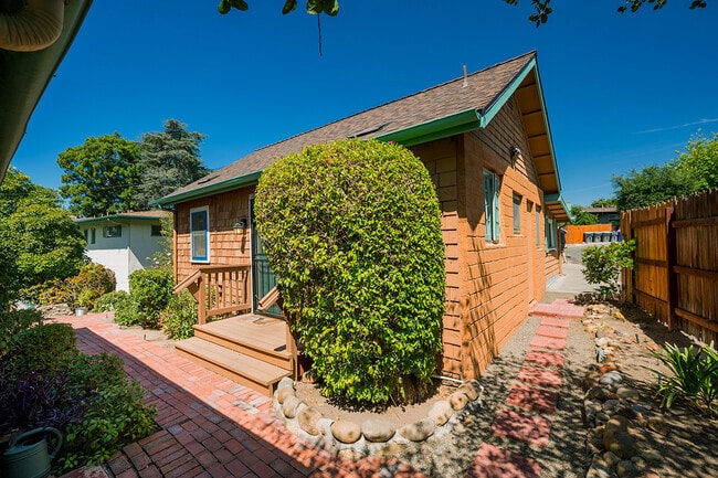 Photo - 4979 Randlett Dr