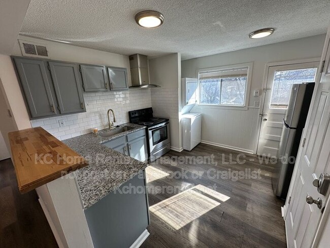 Photo - 8443 Lowell Ave