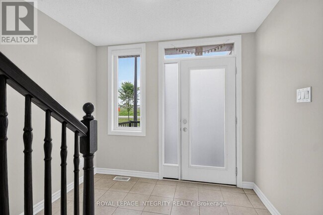 Photo - 364 Aphelion Cres