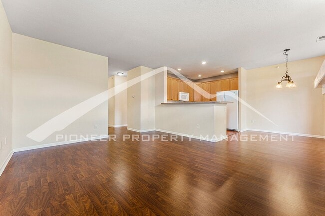Photo - Charming condo with Central AC and 1 Car G... Unidad 201