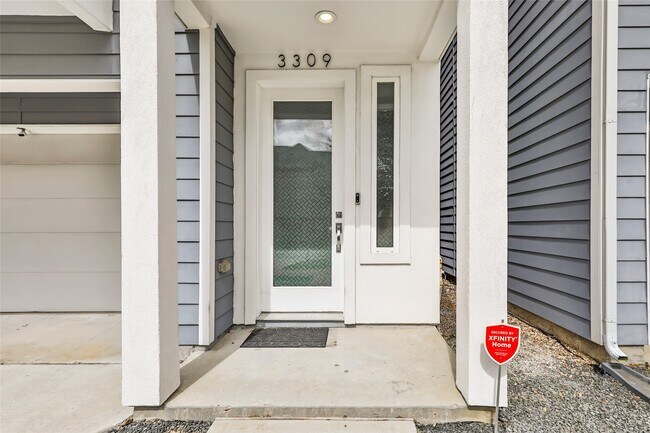 Photo - 3309 Baron St