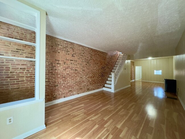 Photo - 22 N East Ave