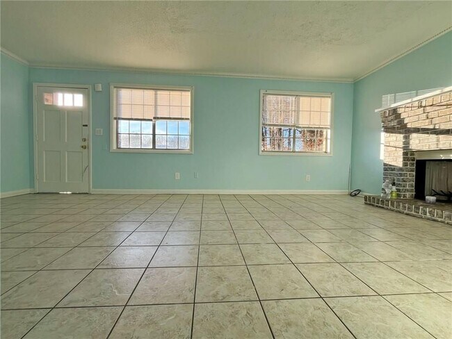 Photo - 2946 N Dekalb Dr