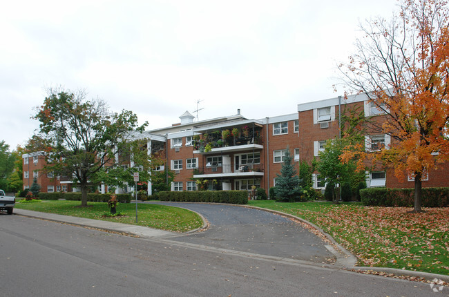 Building Photo - Highcroft Manor Rental