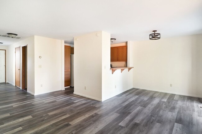 Photo - 3 Bed 2.5 Bath - Townhome - Close to Downtown