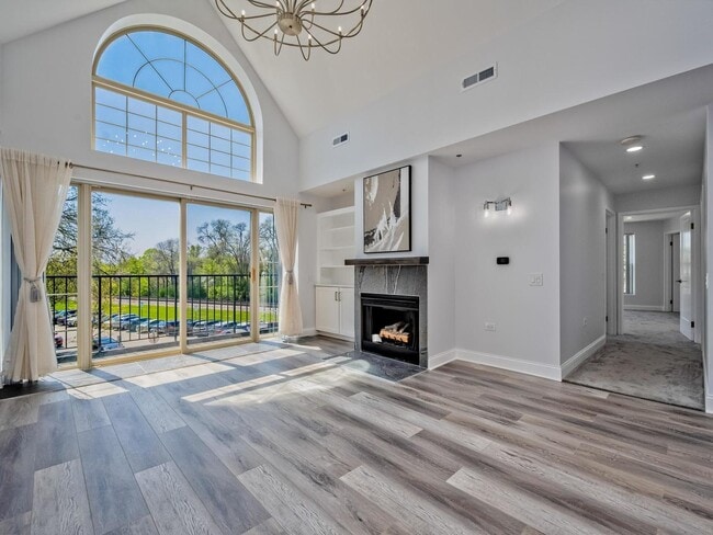 Photo - 1800 Dewes St