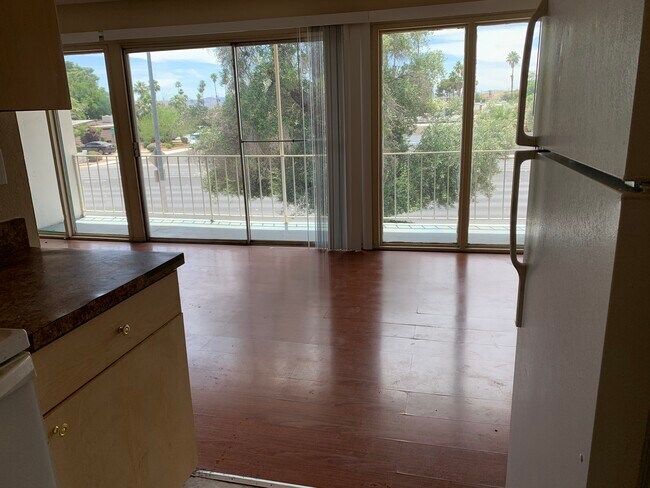 Photo - 1402 E Desert Inn Rd Unit 1