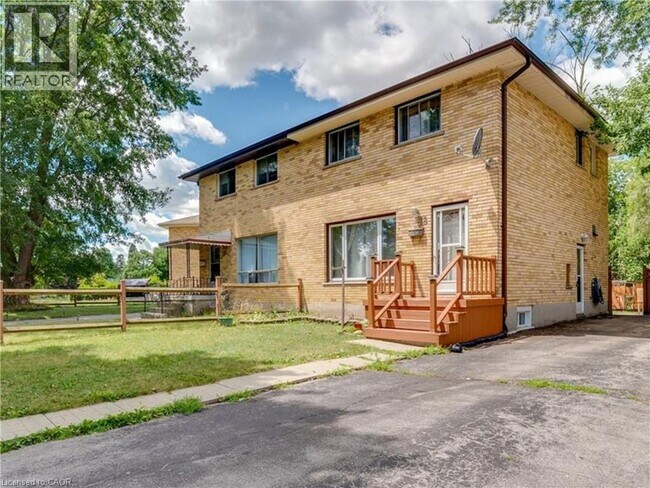 Photo - 48 Madeira Dr