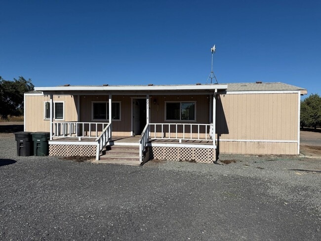 Building Photo - 10051 Escalon Bellota, House & Shop Unit A (house)