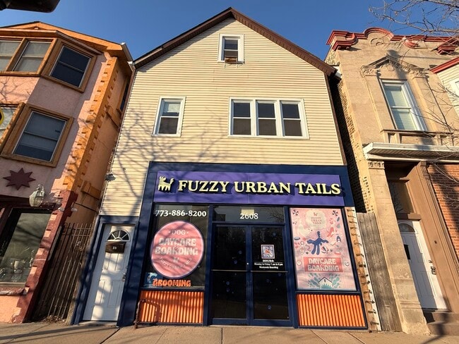 Building Photo - 2608 W Fullerton Ave Unit 2