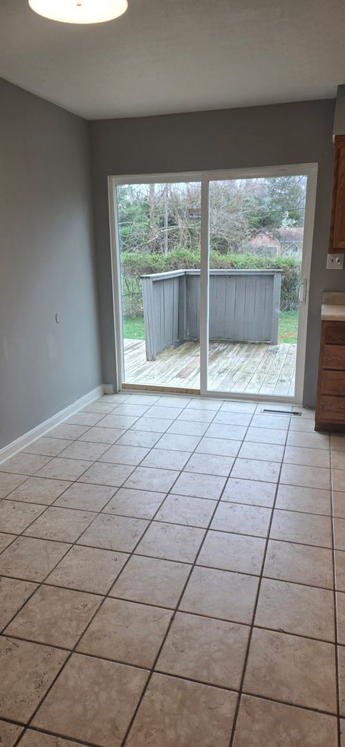 Photo - Spacious 3 Bedroom and 1.5 baths Duplex