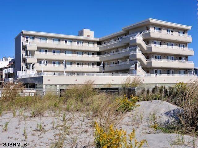 Photo - 5300 Boardwalk Unit 102